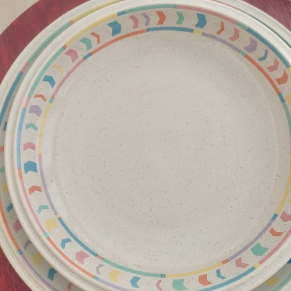 A super unique, and vintage collection of Thomas dinnerware and serving set. - Picture 2 of 4